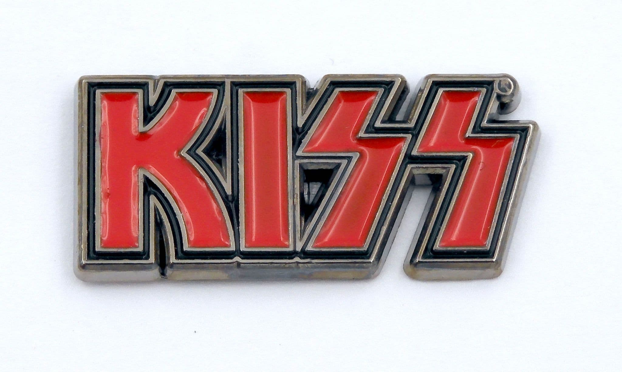 Kiss - 'Logo' Small Enamel Badge