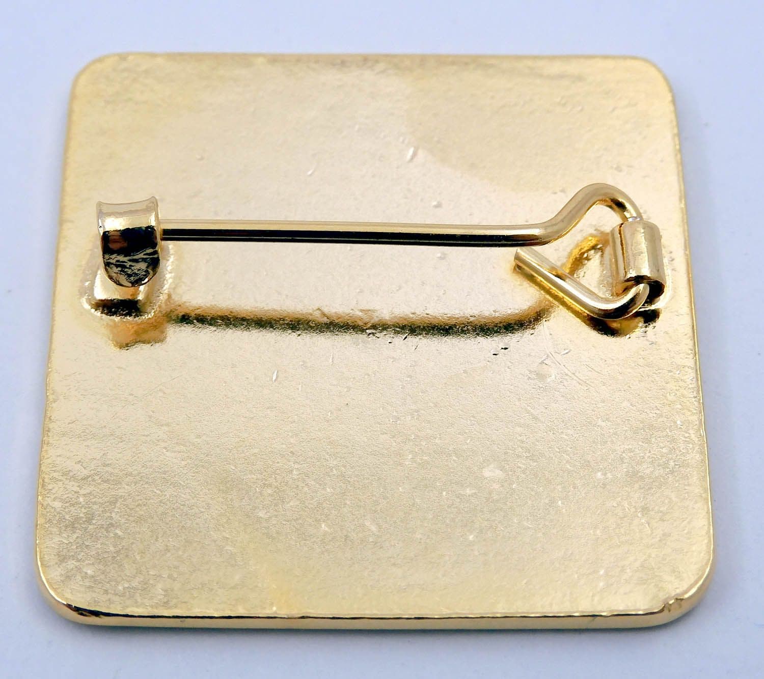 Queen - 'Crest' White Enamel Badge